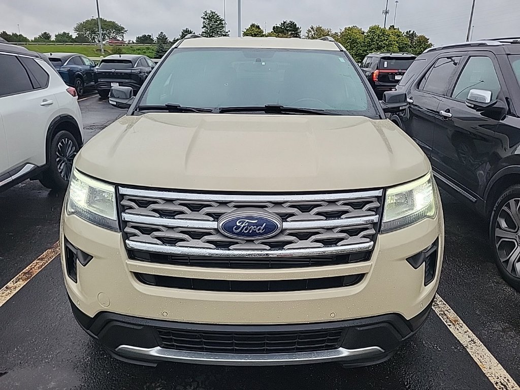 Used 2018 Ford Explorer XLT w/ Equipment Group 202A AWD/4WD image 3