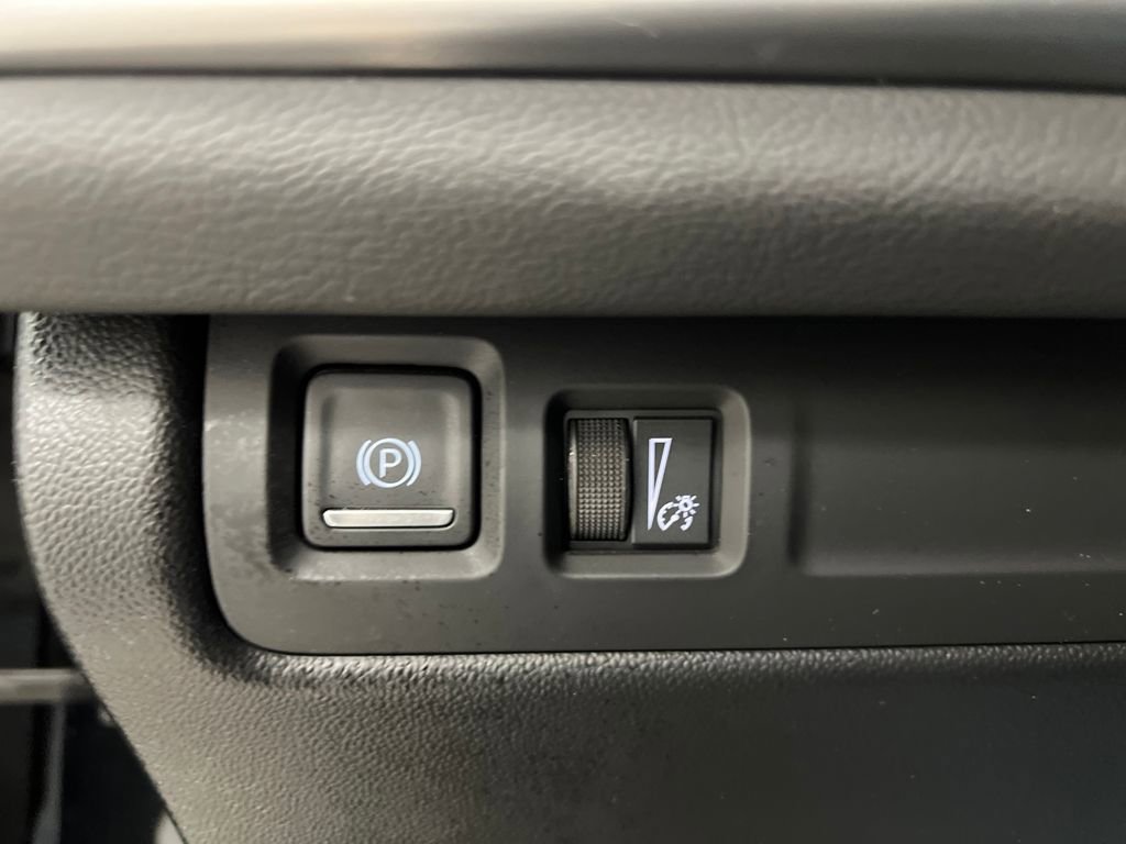 Used 2024 Cadillac XT4 Premium Luxury AWD/4WD image 44