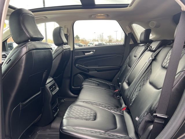 Certified 2023 Ford Edge Titanium w/ Class II Trailer Tow Package image 18