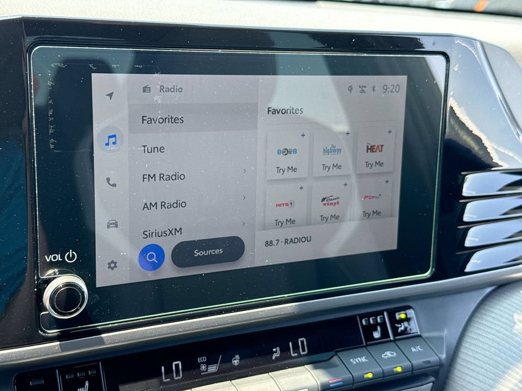 Used 2025 Toyota Camry SE w/ Convenience Package FWD image 16