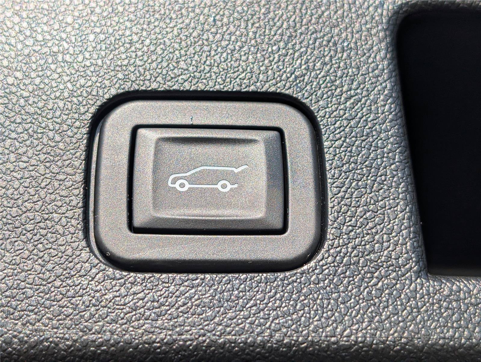 Used 2025 Chevrolet Equinox LT w/ Convenience Package II AWD/4WD image 14