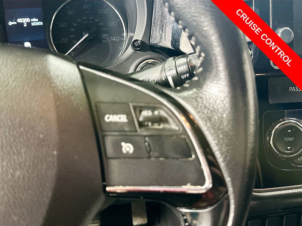 Used 2018 Mitsubishi Outlander SE image 33