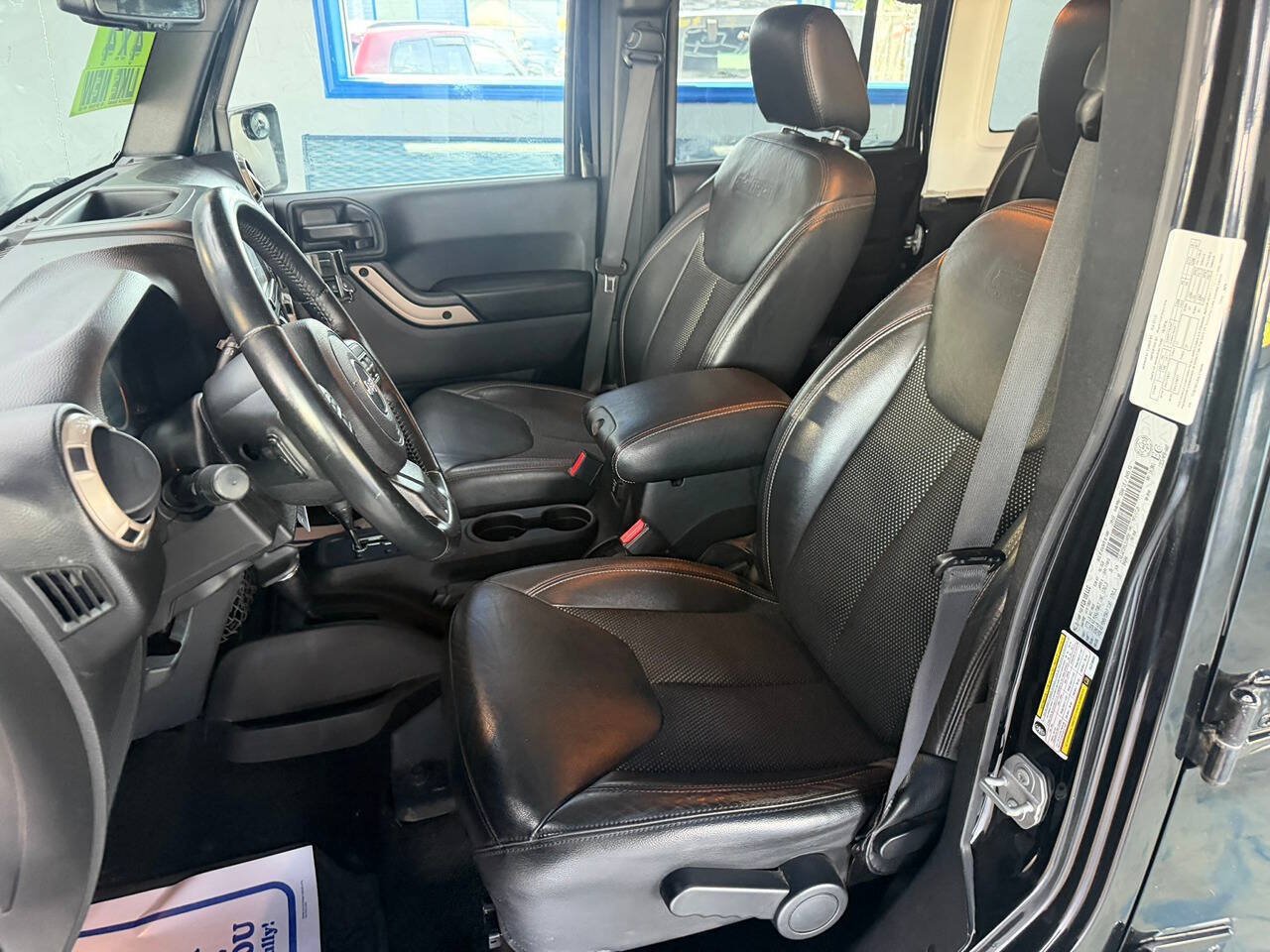 Used 2017 Jeep Wrangler Unlimited Sahara AWD/4WD image 21