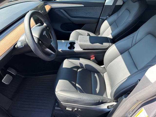 Used 2025 Tesla Model Y Long Range RWD image 11
