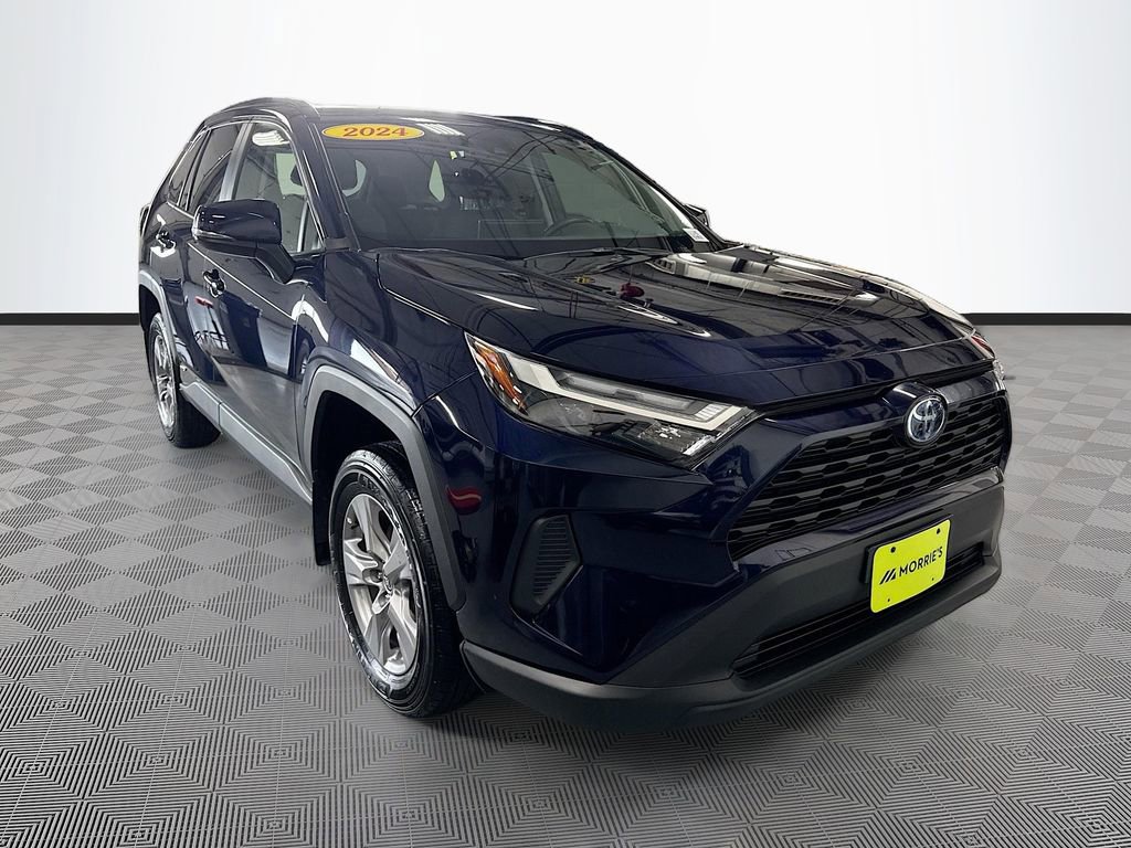 Used 2024 Toyota RAV4 XLE AWD/4WD image 3
