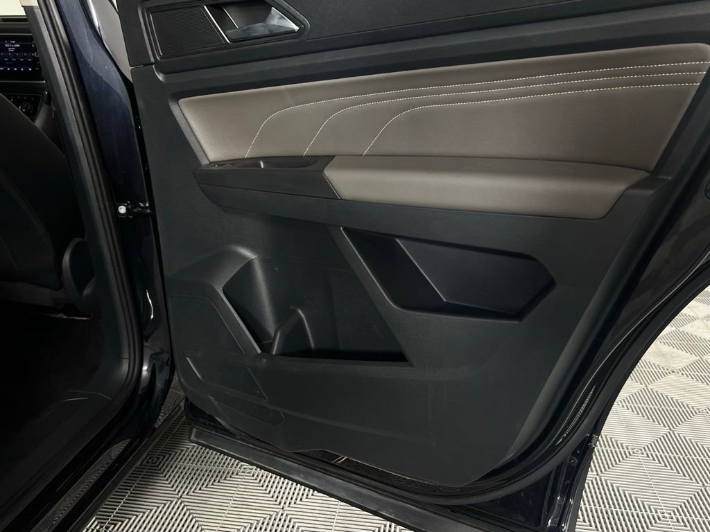 Used 2023 Volkswagen Atlas SEL image 34