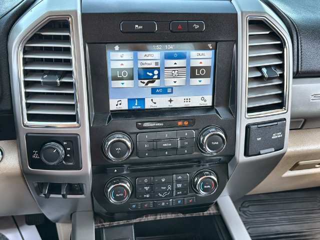 Used 2017 Ford F250 Lariat w/ Lariat Ultimate Package AWD/4WD image 19