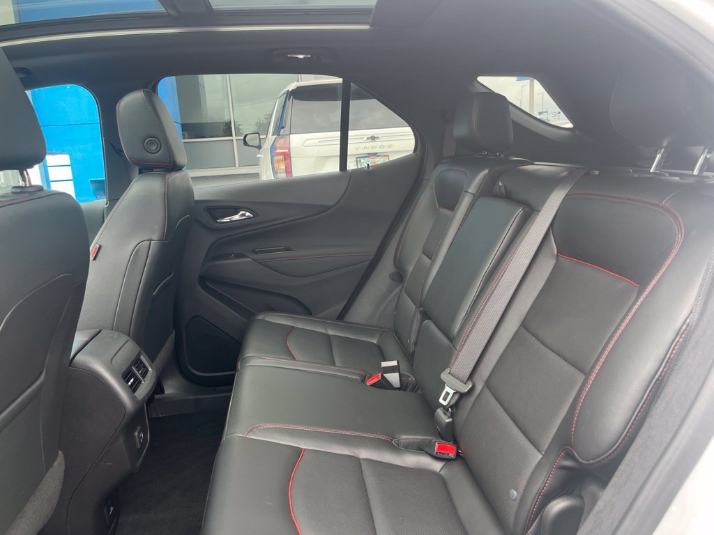 Used 2022 Chevrolet Equinox RS w/ RS Leather Package FWD image 17