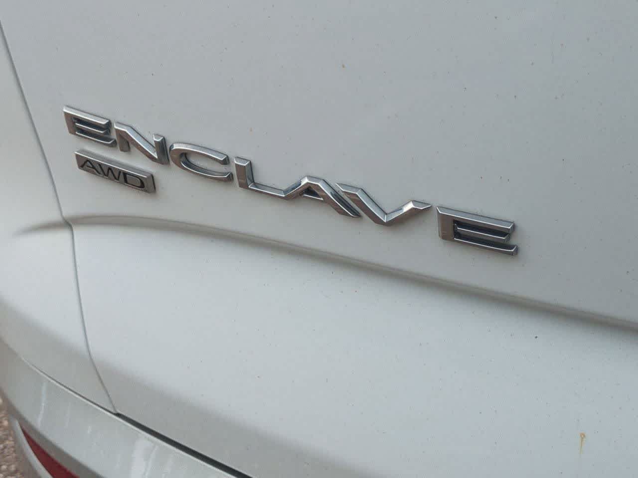 Used 2024 Buick Enclave Essence w/ Sound and Sites Package AWD/4WD image 12