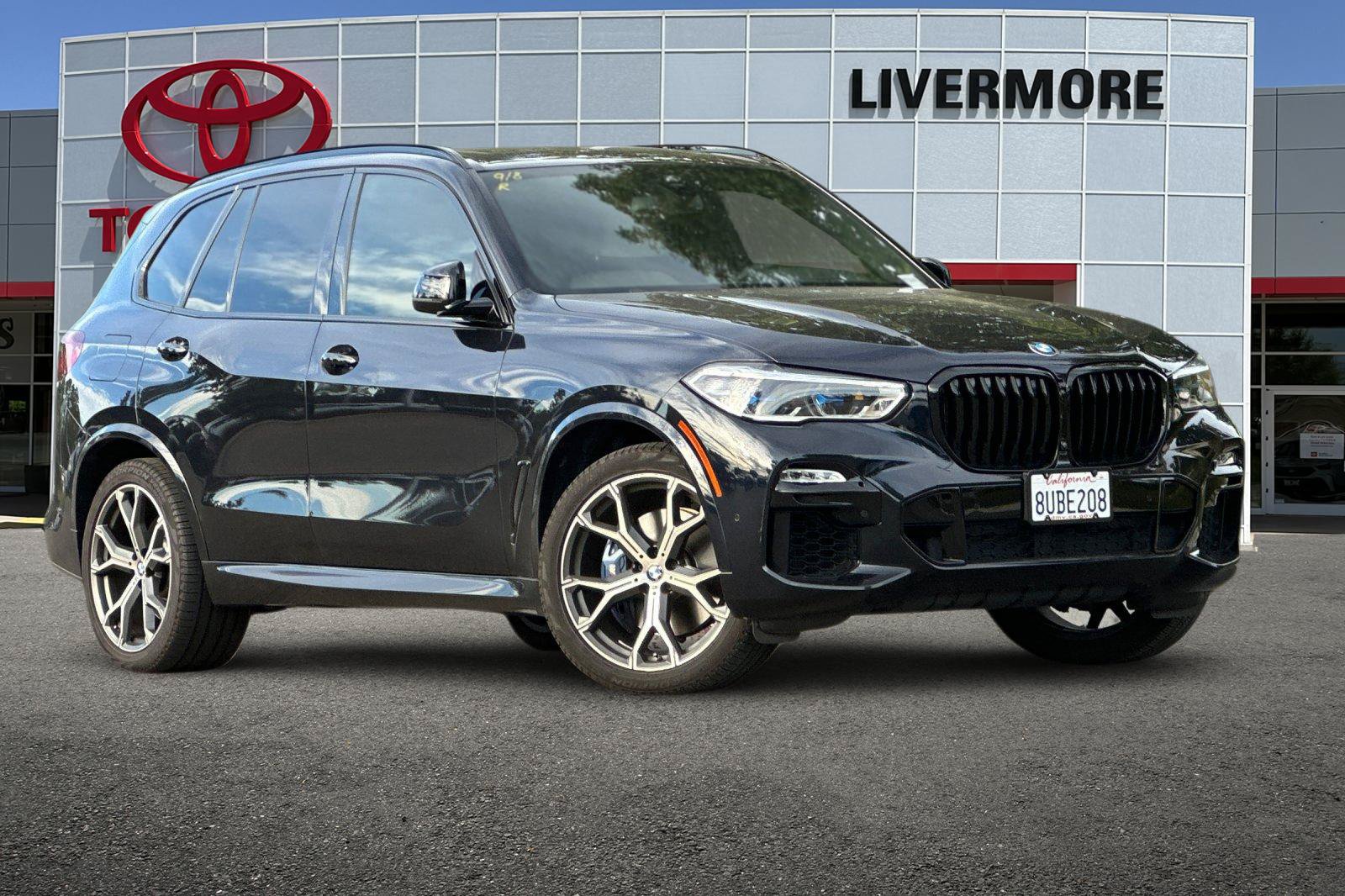 Used 2021 BMW X5 xDrive40i w/ M Sport Package AWD/4WD image 2
