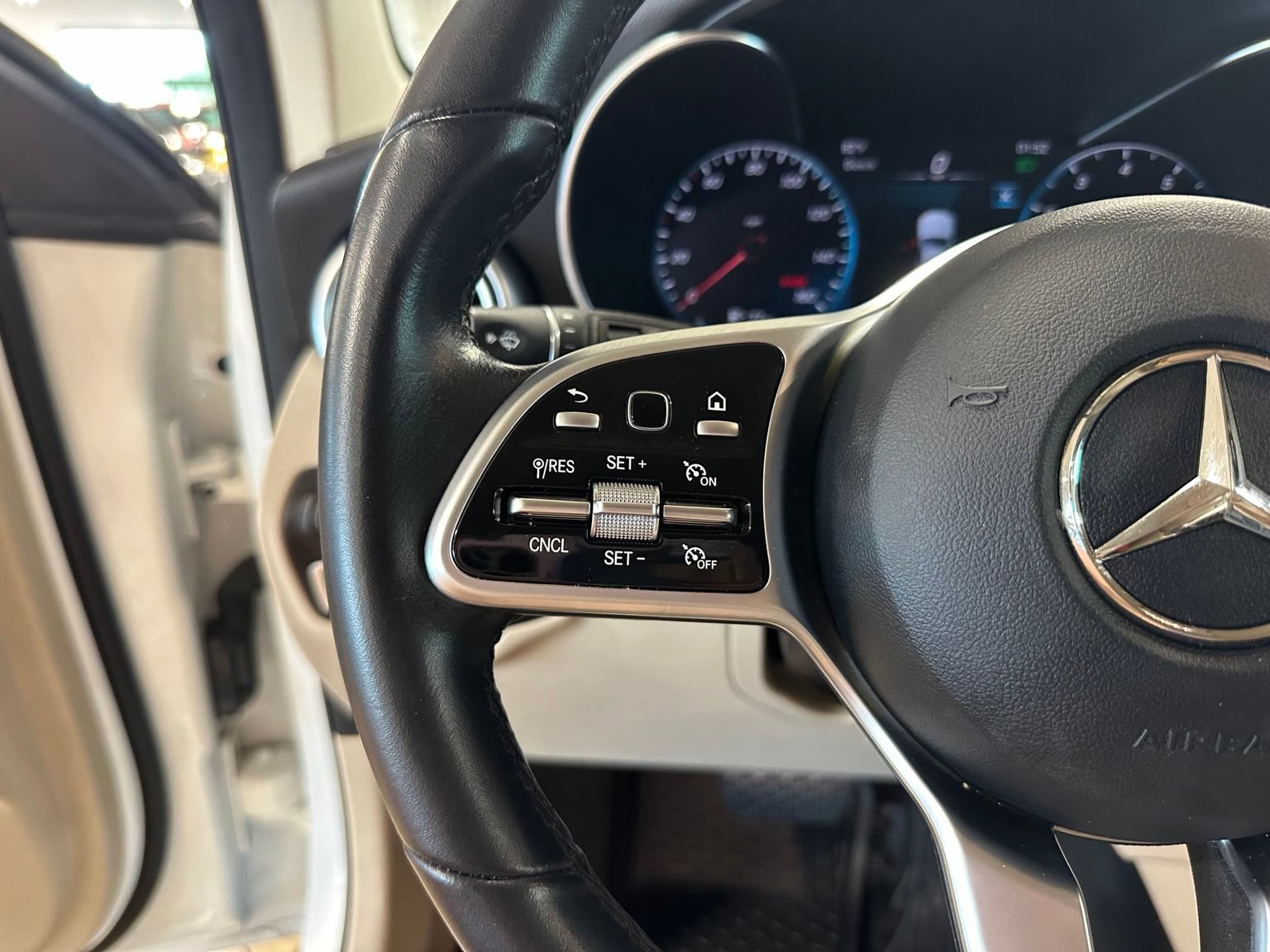 Used 2022 Mercedes-Benz GLC 300 image 17