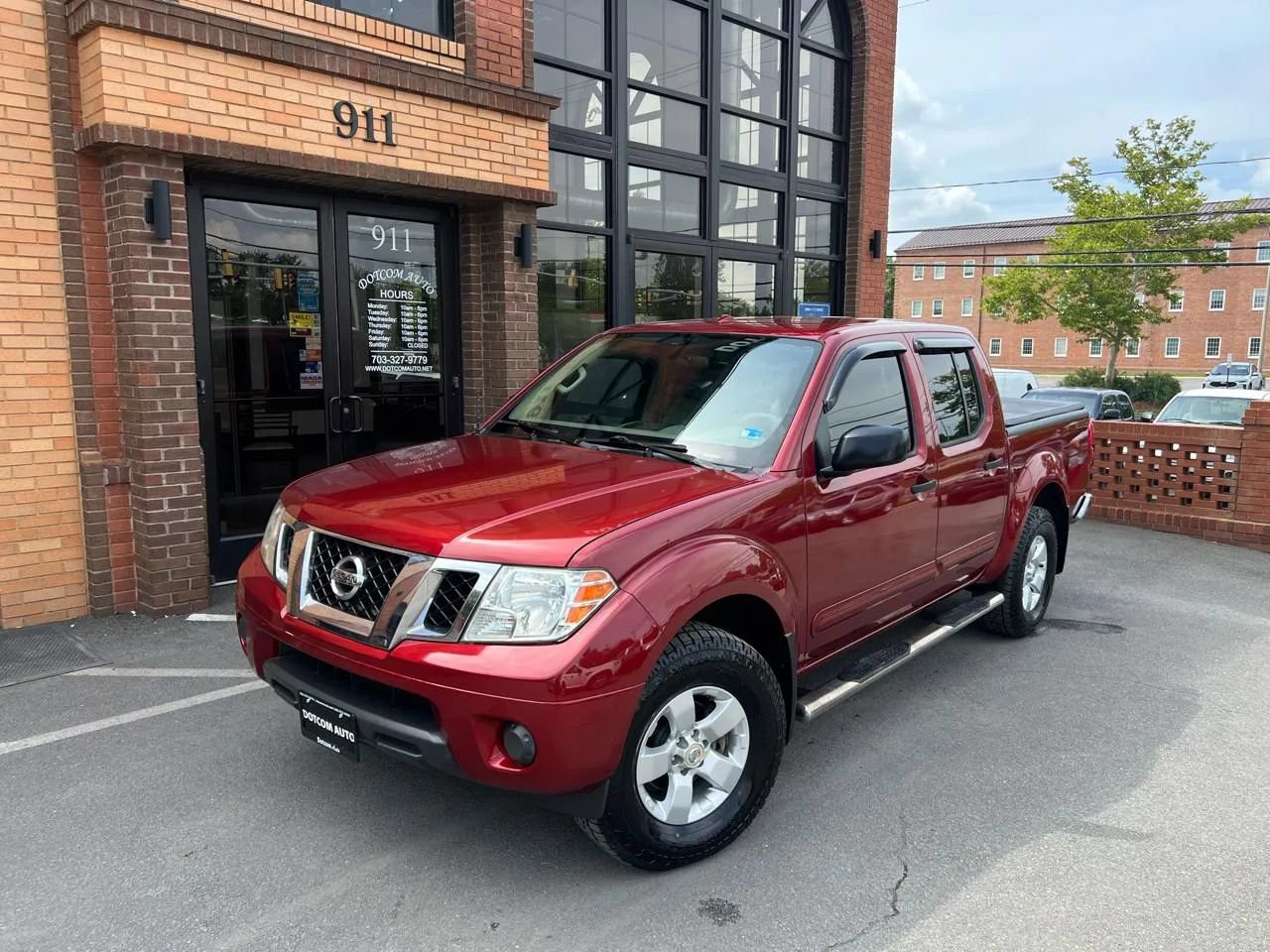 Used 2013 Nissan Frontier SV AWD/4WD image 1