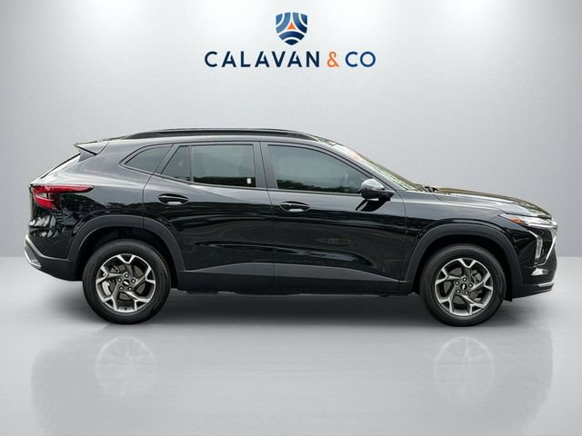 Used 2025 Chevrolet Trax LT w/ Driver Confidence Package FWD image 8