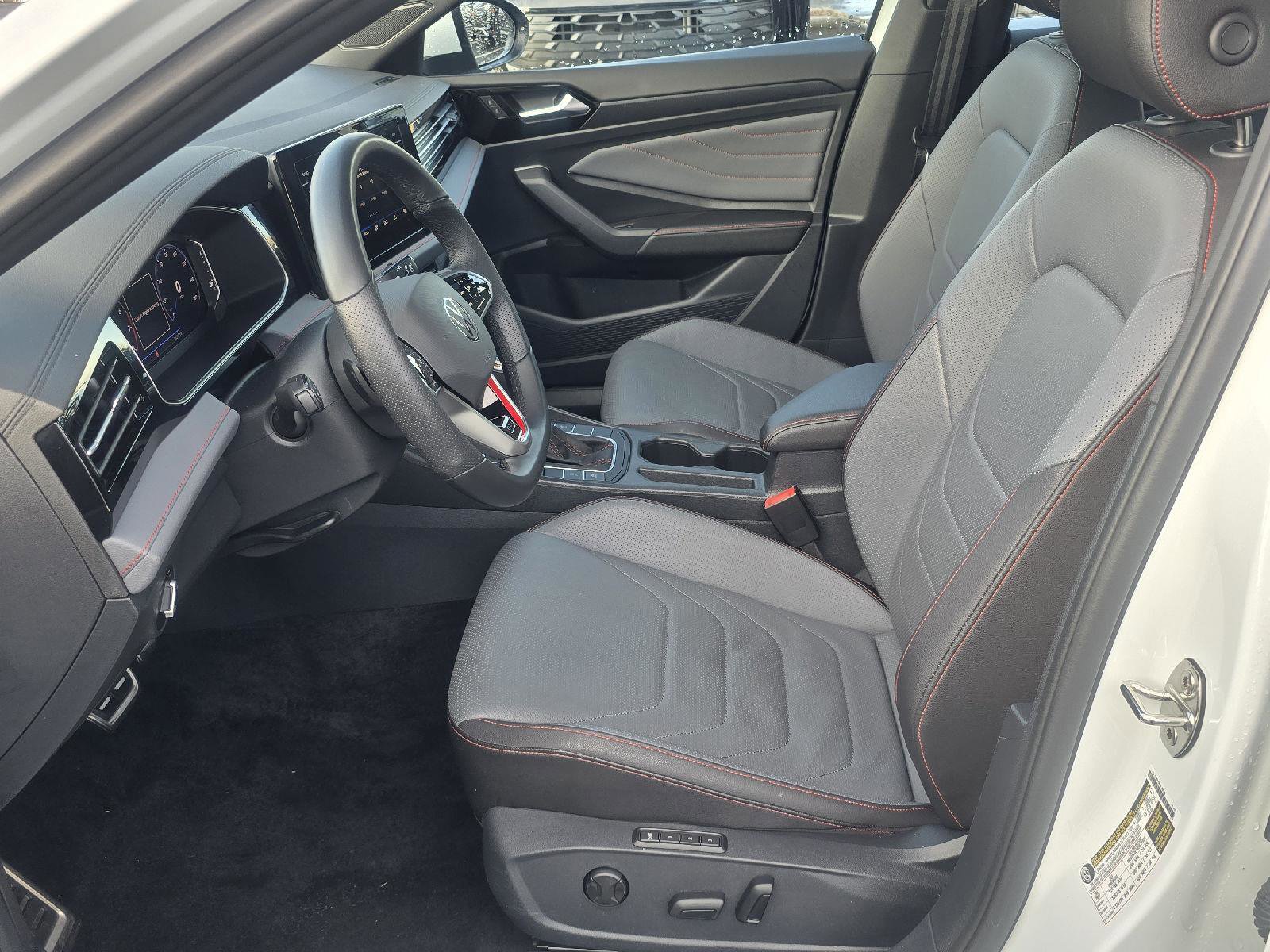 Used 2025 Volkswagen Jetta GLI Autobahn image 10