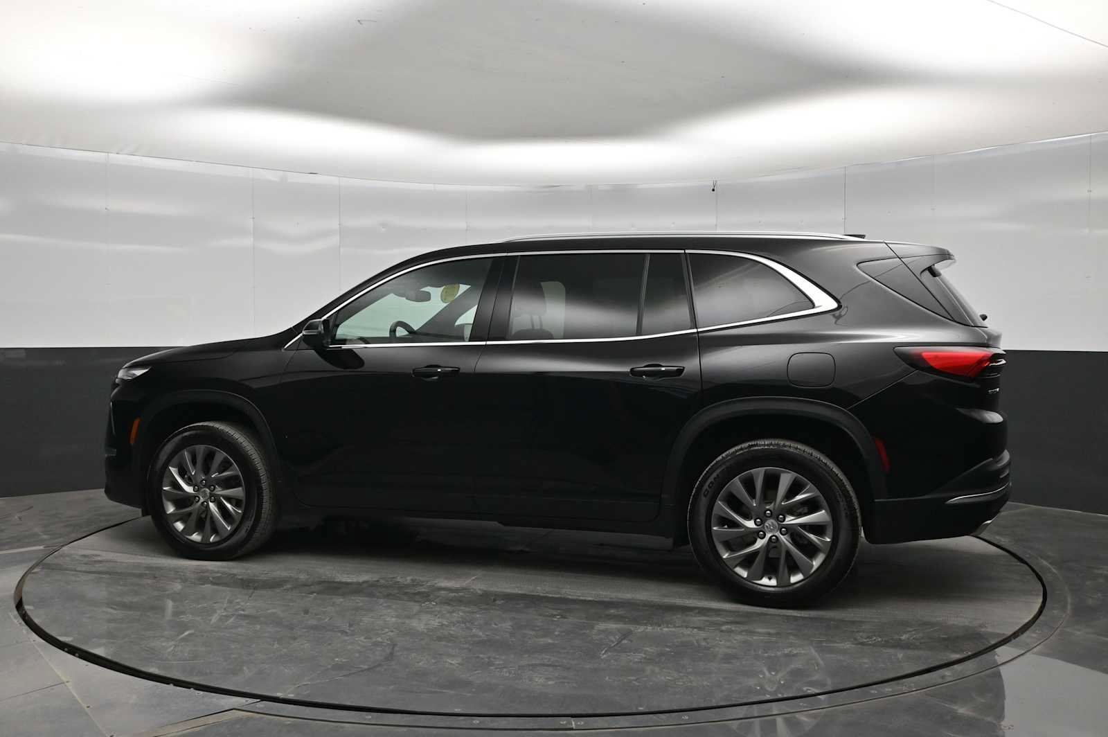 Used 2026 Buick Enclave Preferred FWD image 5