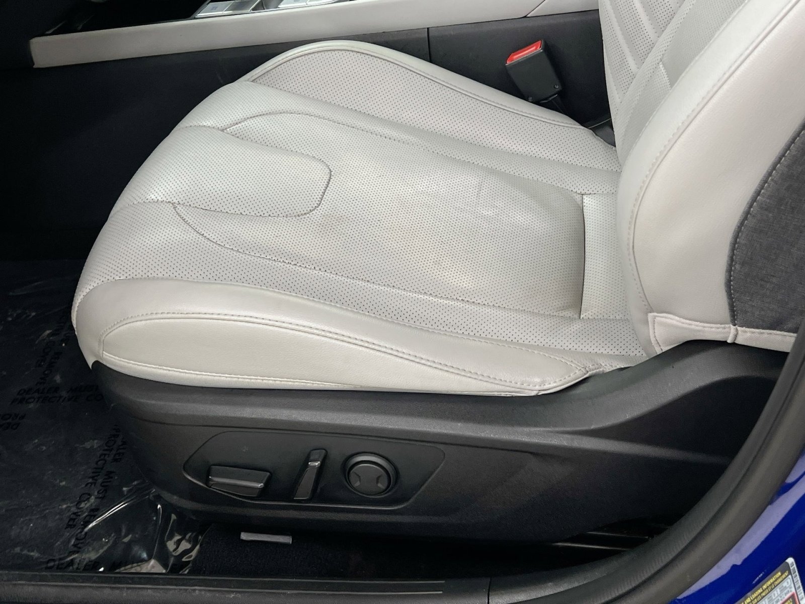 Used 2022 Hyundai Elantra Limited image 18