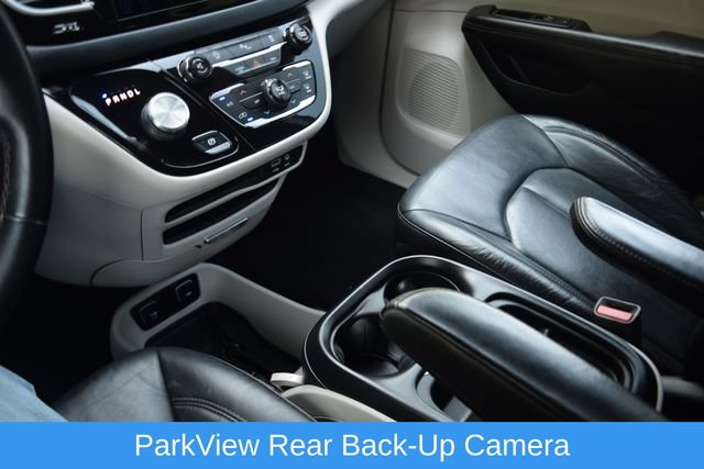 Used 2017 Chrysler Pacifica Touring-L FWD image 13
