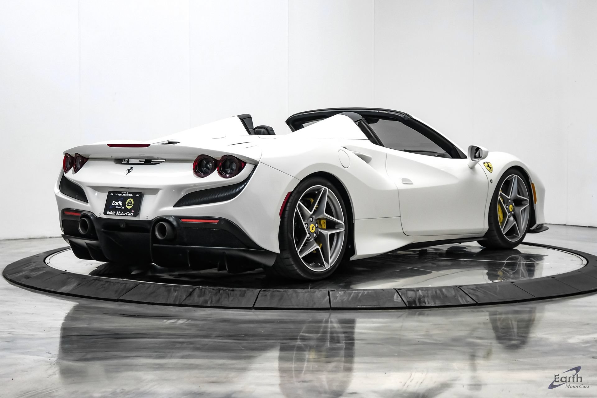 Used 2022 Ferrari F8 Tributo RWD image 22