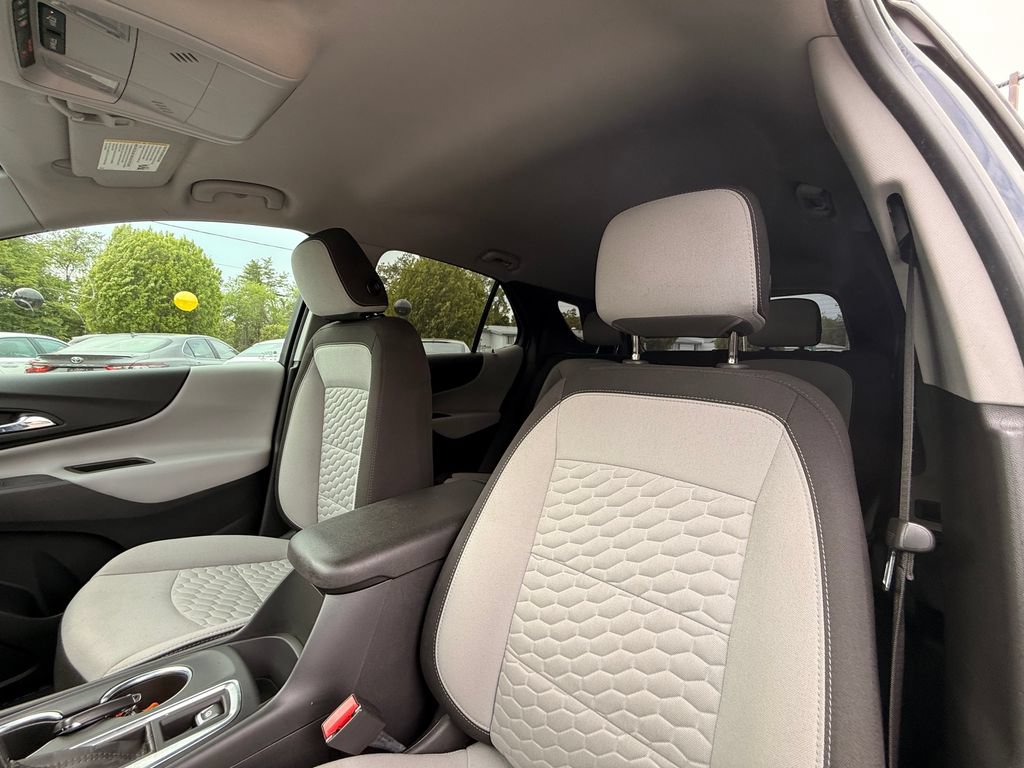 Used 2020 Chevrolet Equinox LS w/ LPO, Cargo Package AWD/4WD image 25