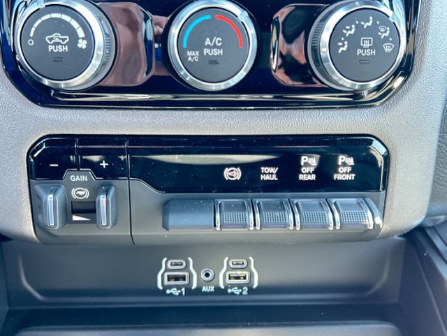 New 2026 RAM 2500 Big Horn AWD/4WD image 43