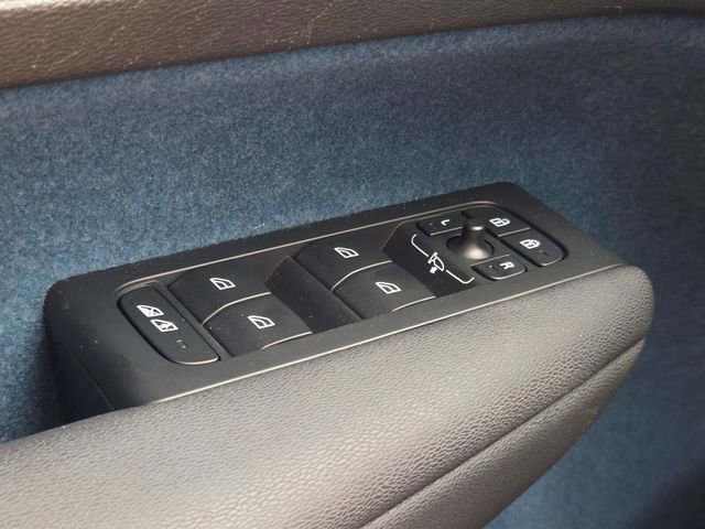 Certified 2023 Volvo C40 P8 Recharge Plus image 38