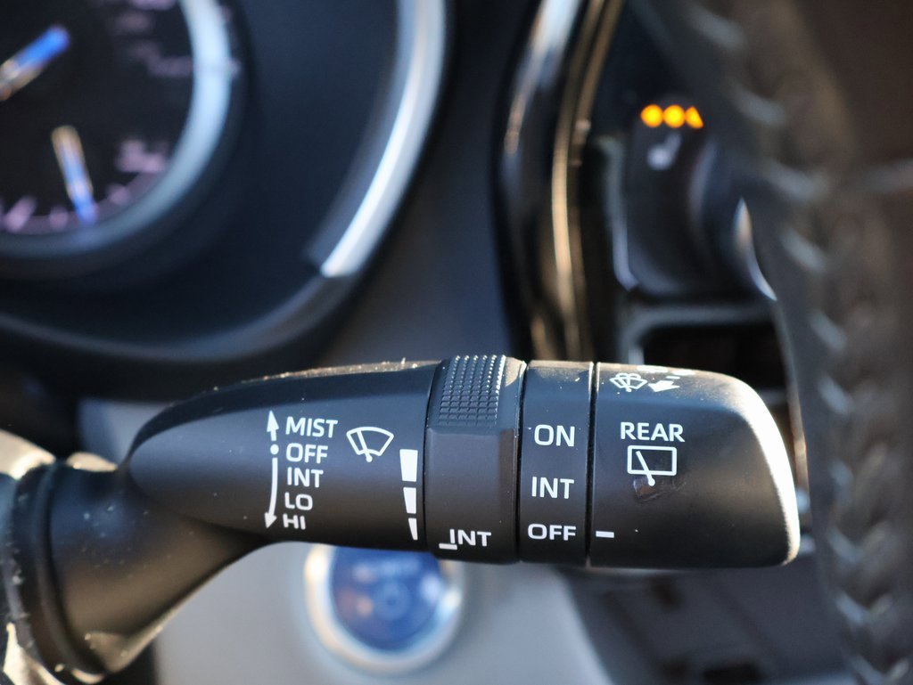 Used 2020 Toyota Highlander XLE image 38