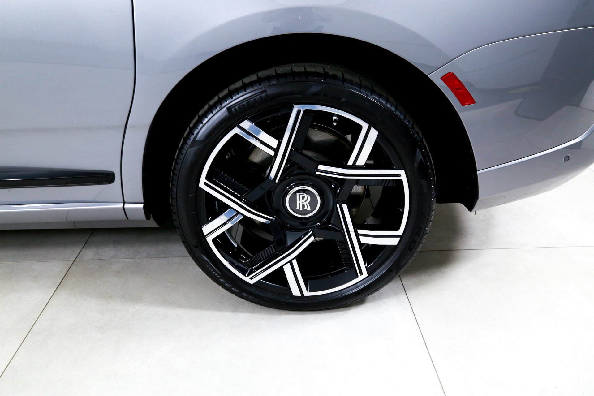 Used 2026 Rolls-Royce Cullinan Black Badge image 41