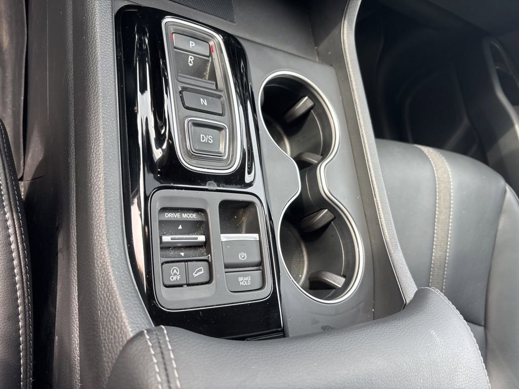 Used 2025 Honda Pilot Touring image 17