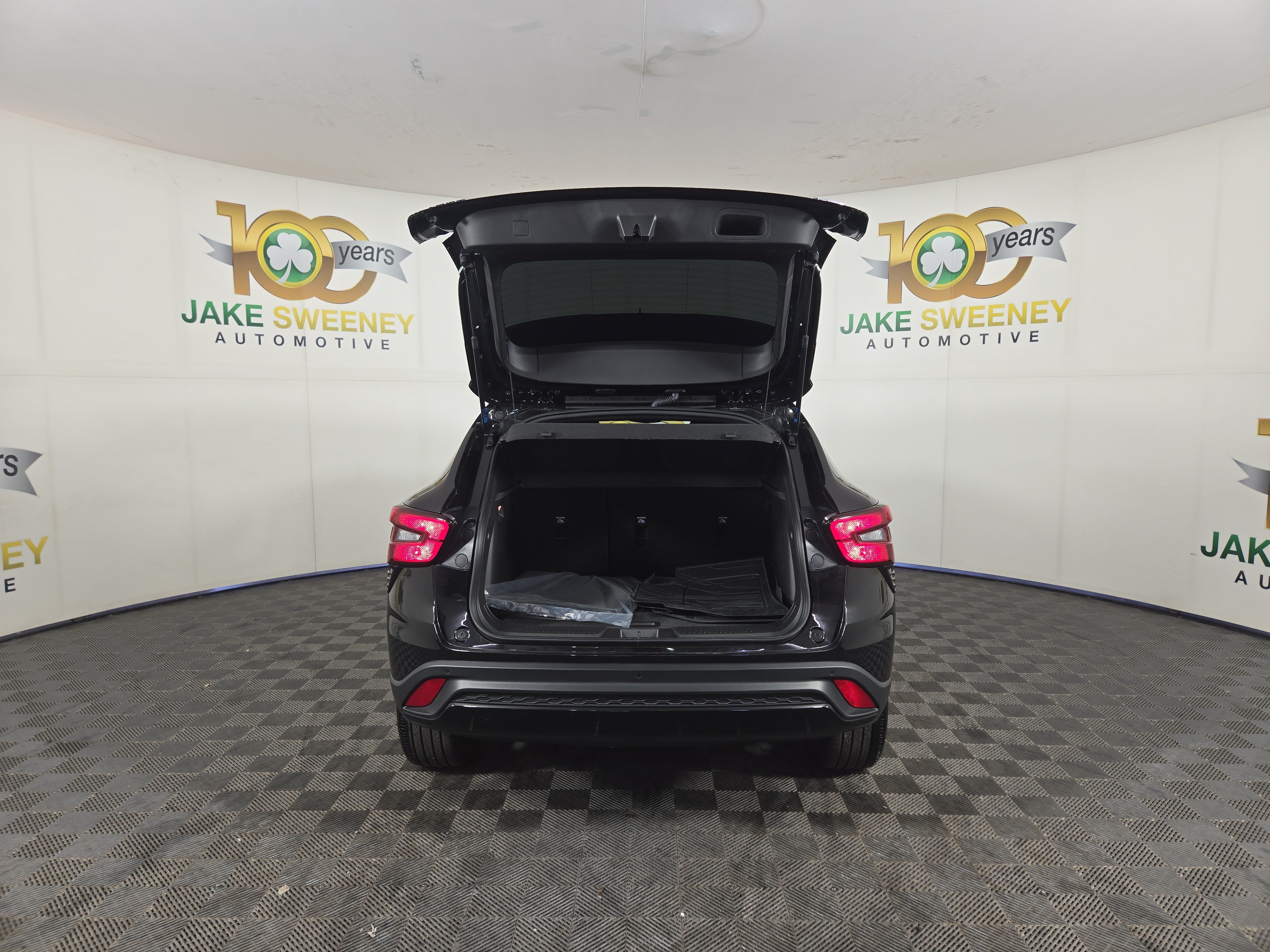 Used 2025 Chevrolet Trax RS w/ Sunroof Package FWD image 33