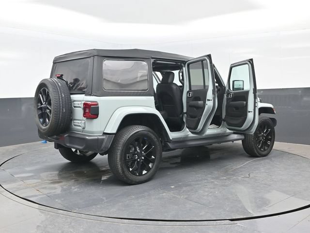 Used 2023 Jeep Wrangler Unlimited Sahara w/ Cold Weather Group AWD/4WD image 27