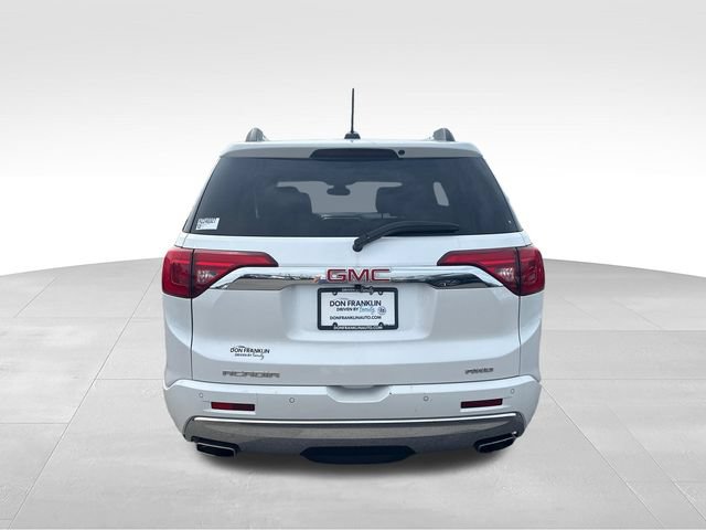 Used 2017 GMC Acadia Denali w/ Technology Package AWD/4WD image 4