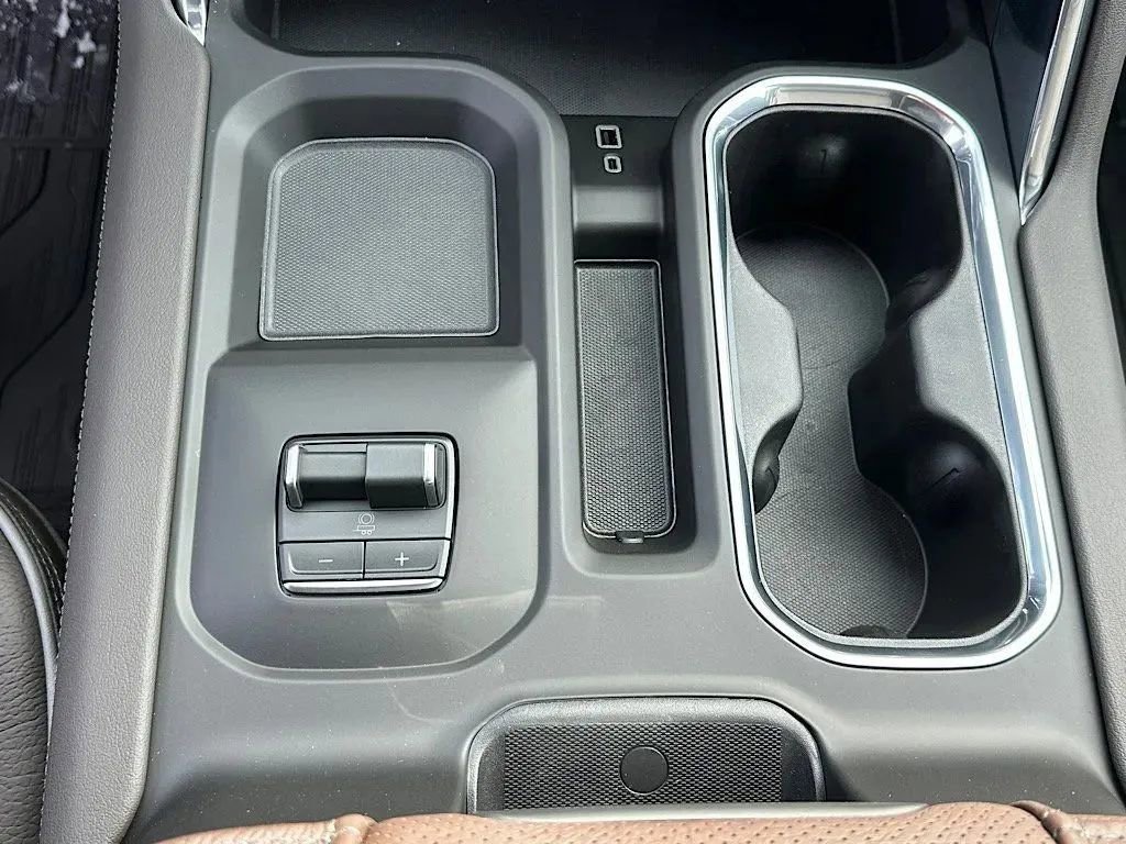 New 2026 GMC Sierra 3500 Denali w/ LPO, Black Badging Package image 28