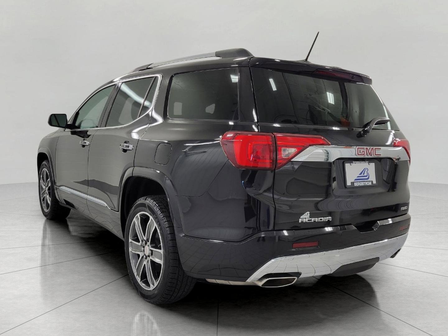 Certified 2019 GMC Acadia Denali w/ Technology Package AWD/4WD image 21