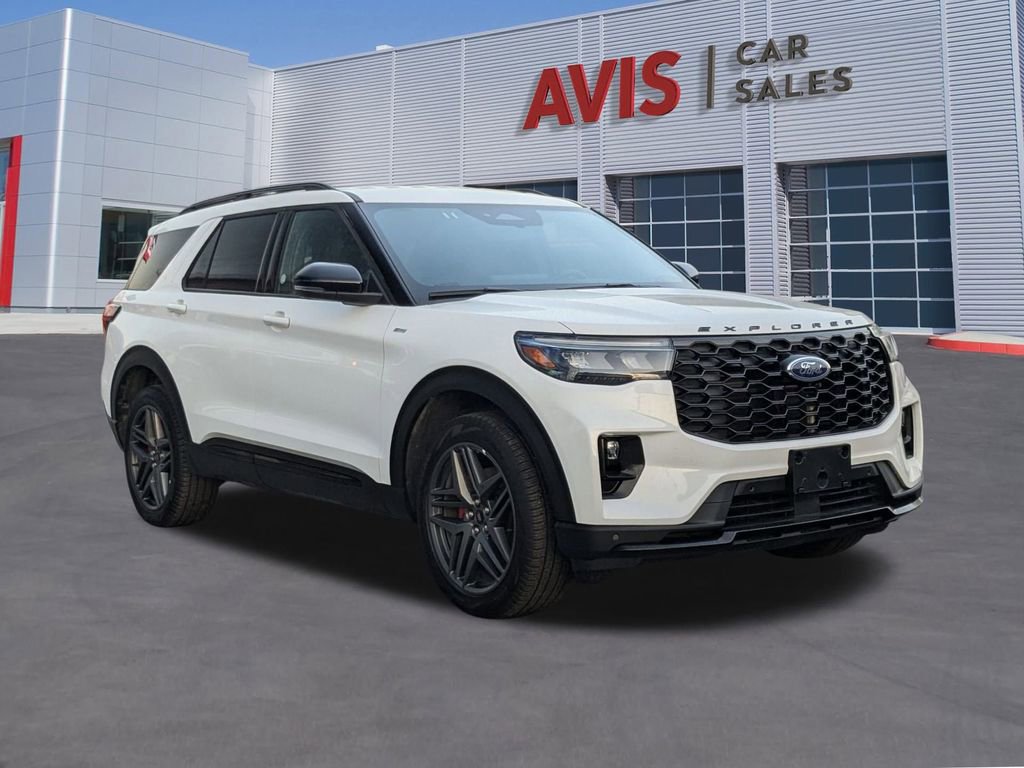 Used 2025 Ford Explorer ST-Line w/ ST-Line Street Pack image 9