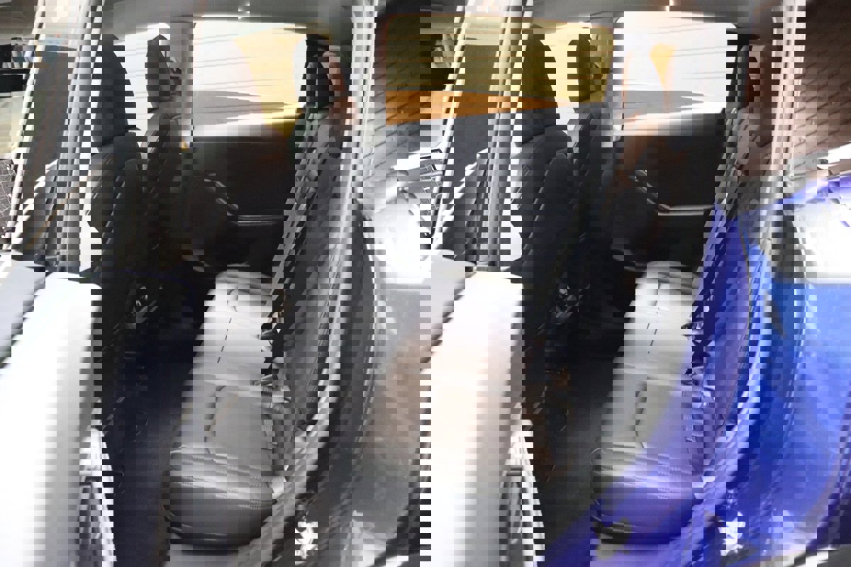 Used 2023 Tesla Model Y Long Range image 33