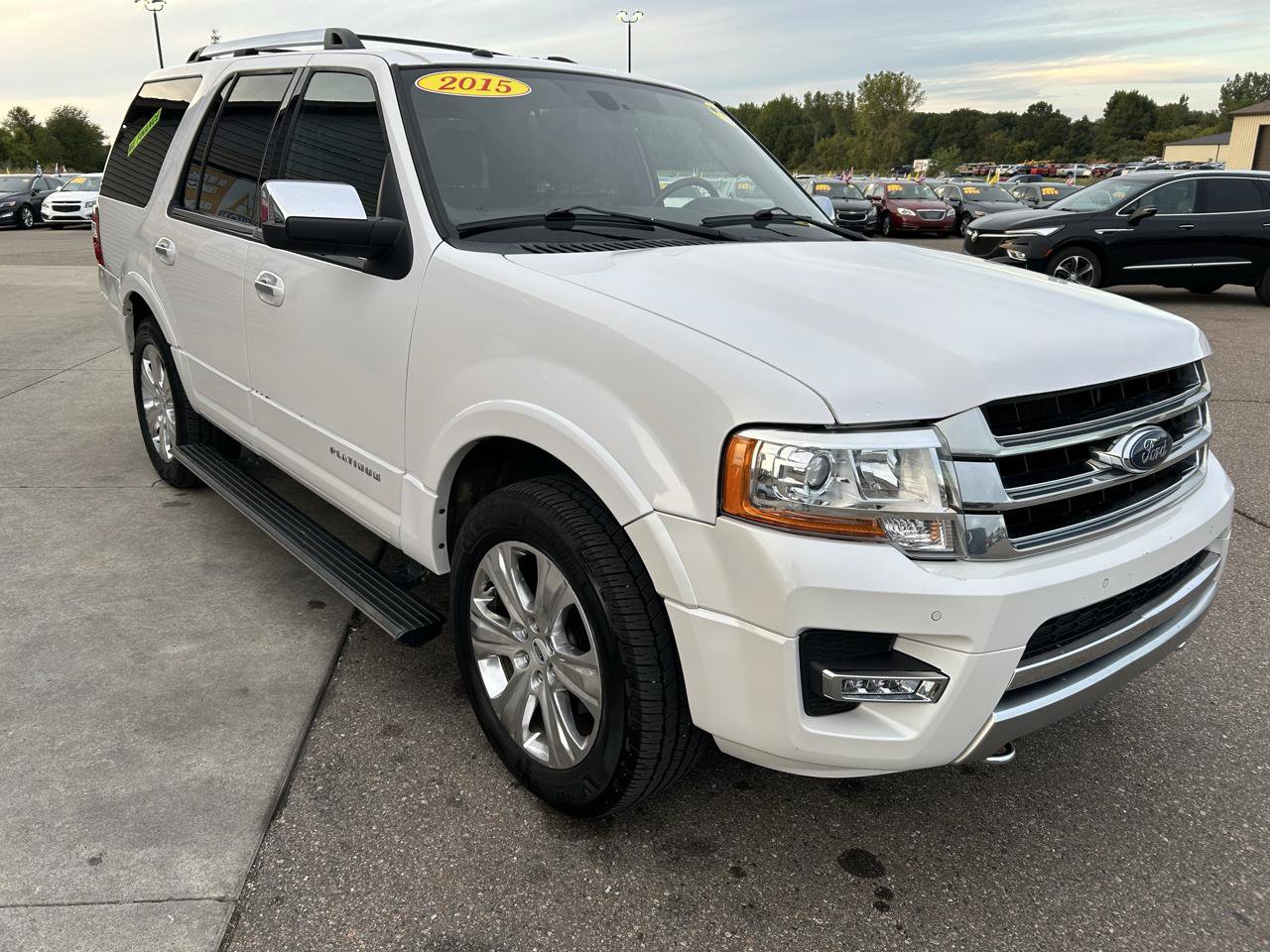 Used 2015 Ford Expedition Platinum AWD/4WD image 3