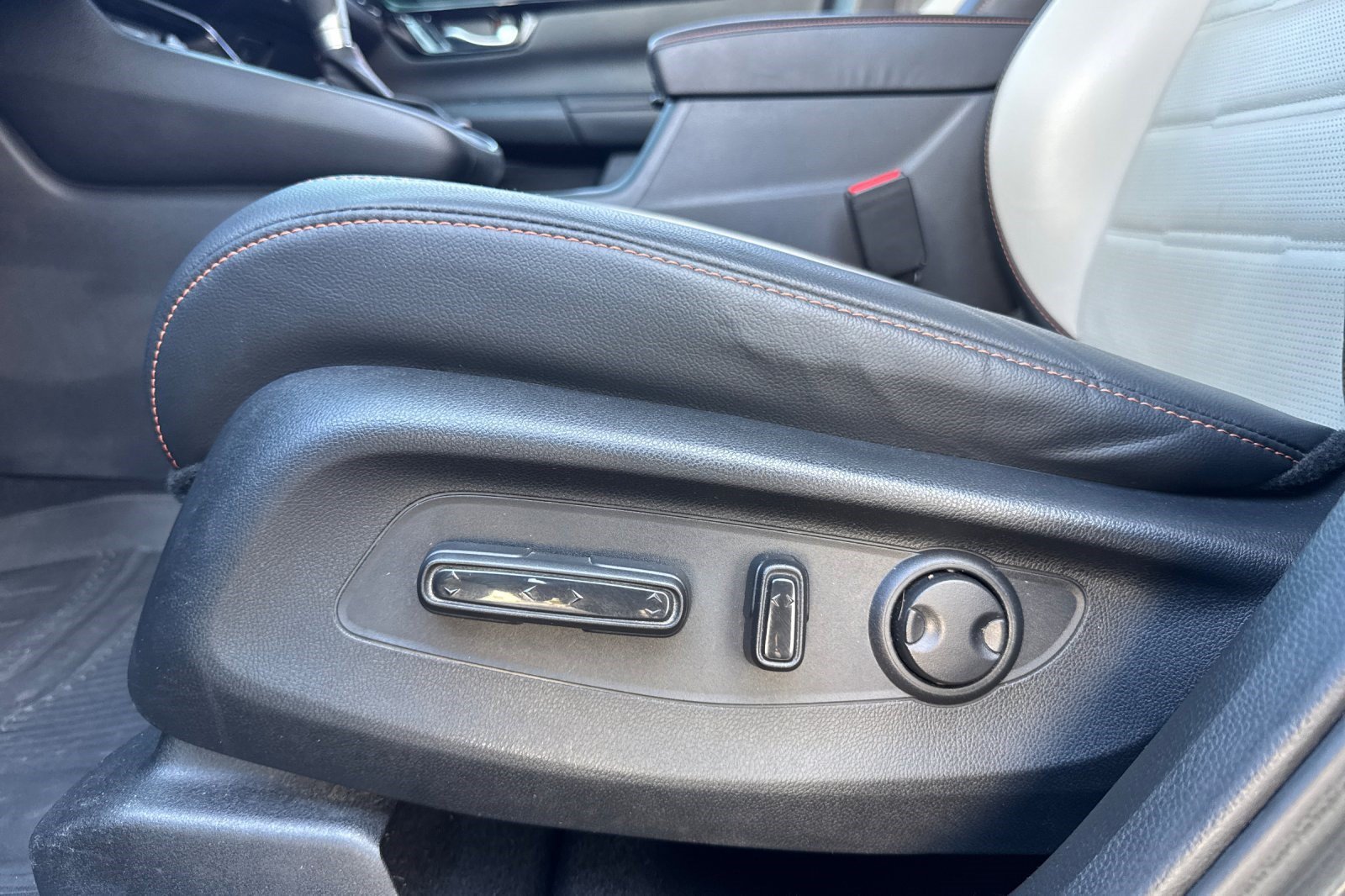 Certified 2025 Honda CR-V Sport Touring image 15