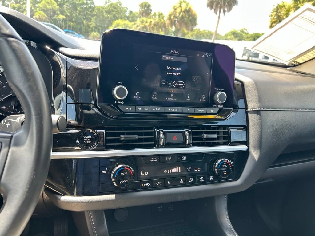 Certified 2025 Nissan Pathfinder SV w/ SV Premium Package FWD image 34