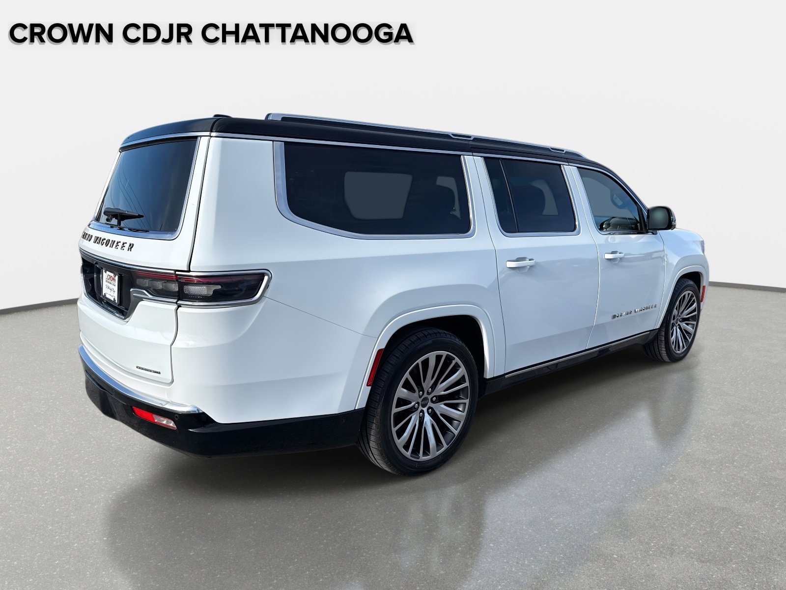 Used 2024 Jeep Grand Wagoneer L Series III image 5