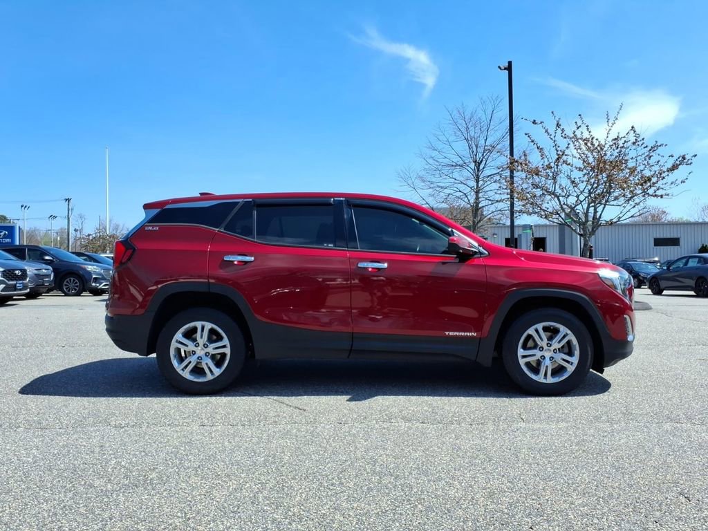 Used 2018 GMC Terrain SLE AWD/4WD image 4