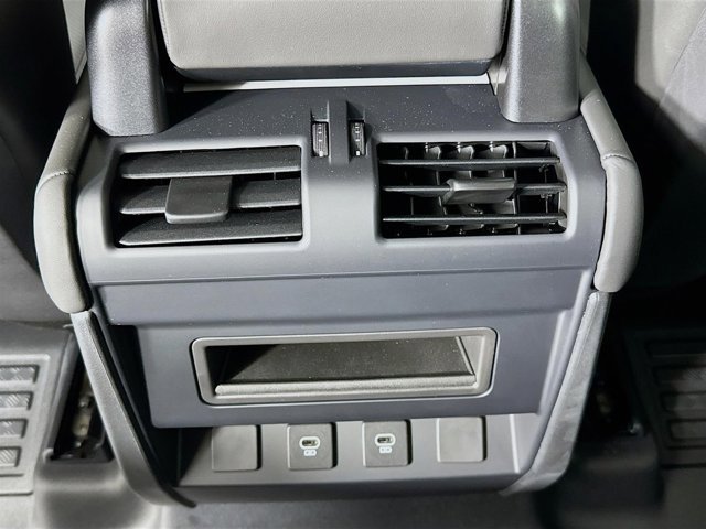 Certified 2025 Land Rover Defender 110 X-Dynamic SE AWD/4WD image 27