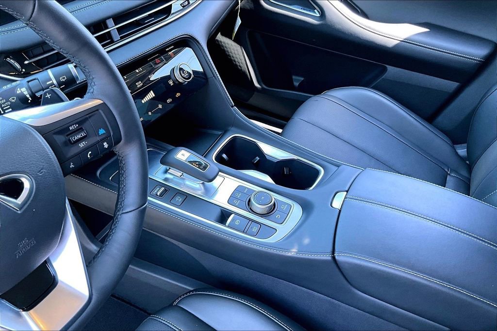 Certified 2026 INFINITI QX60 Luxe w/ Family Package FWD image 19