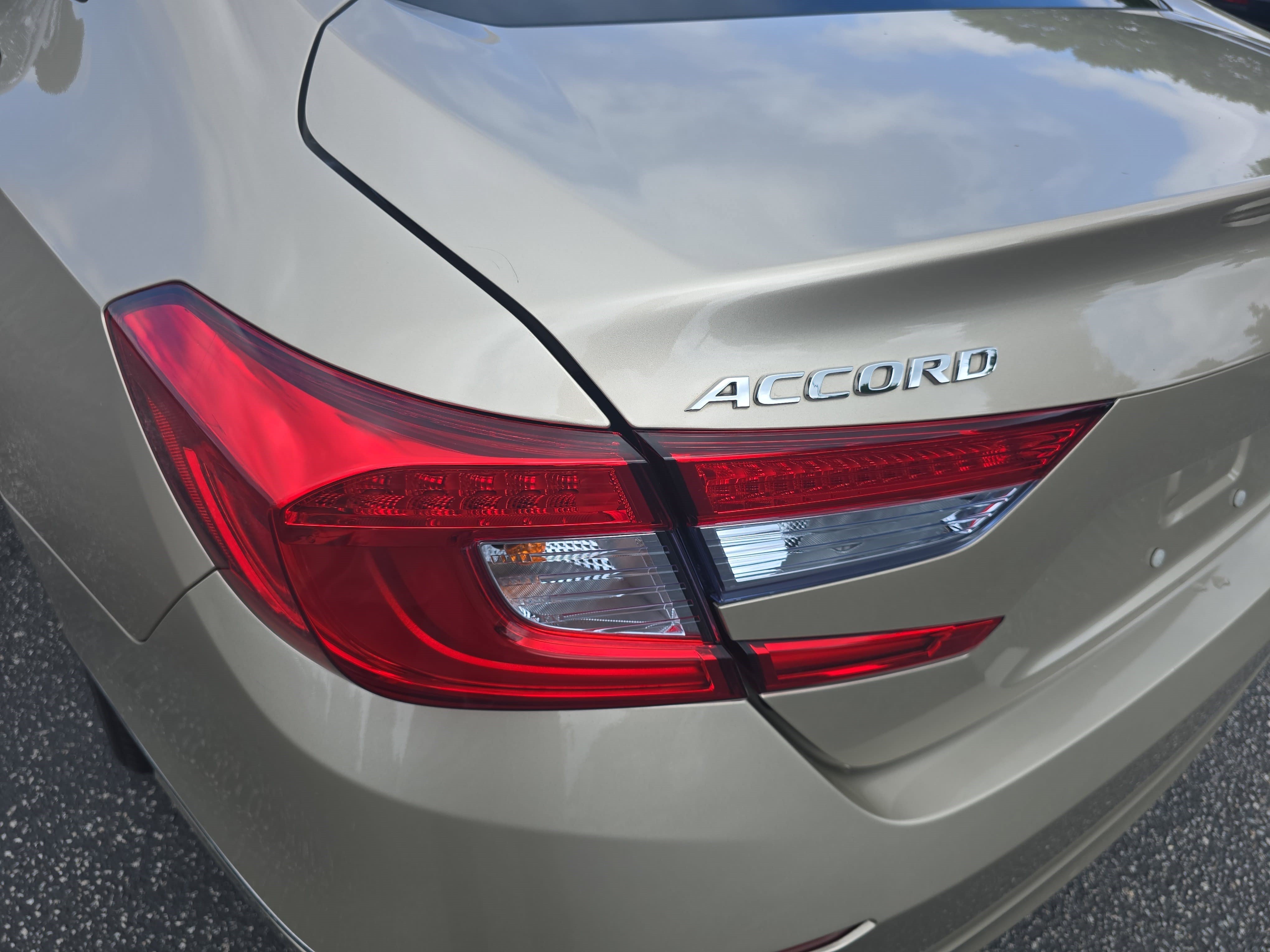 Used 2019 Honda Accord EX image 32