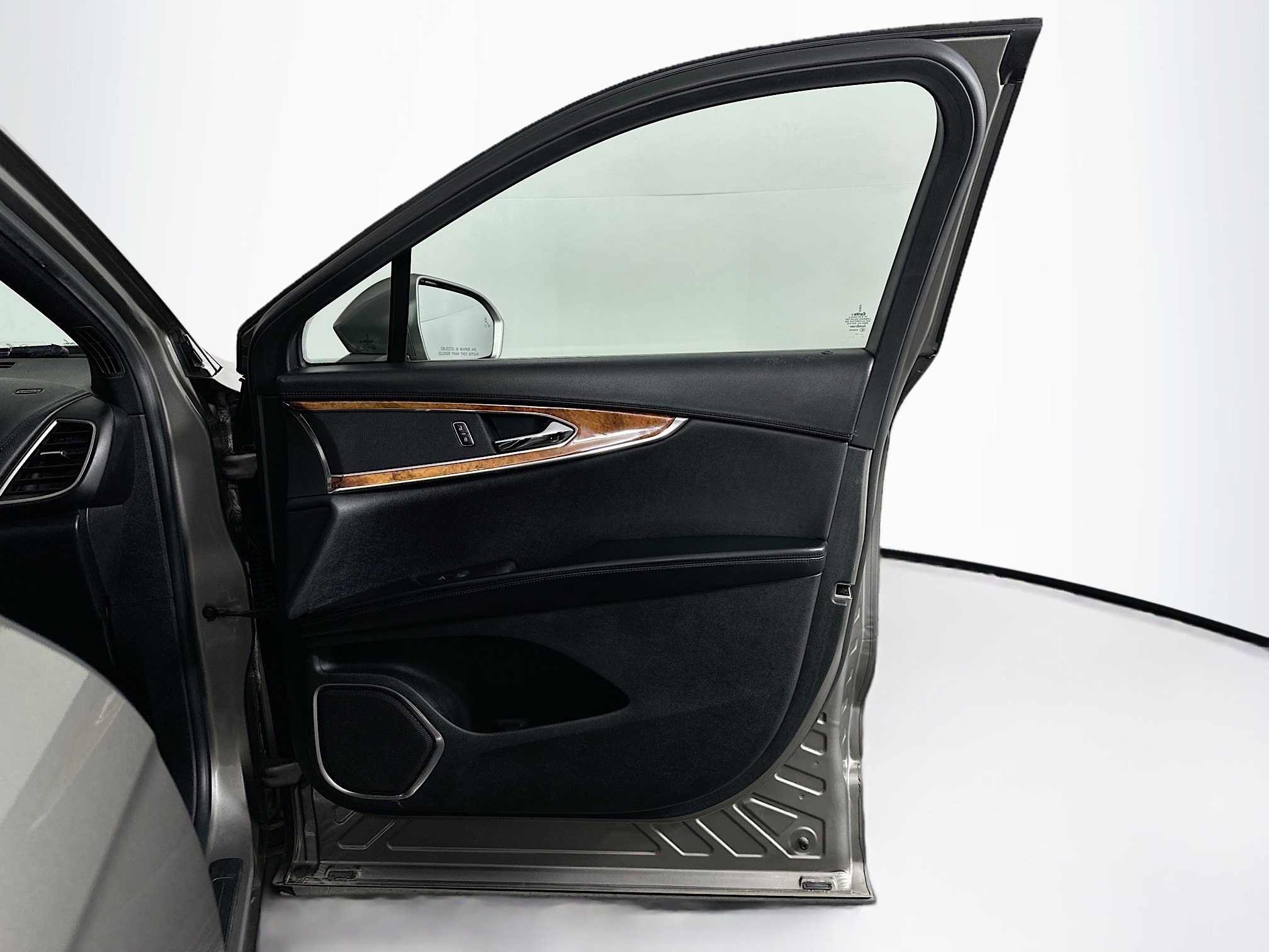 Used 2017 Lincoln MKX Reserve image 33