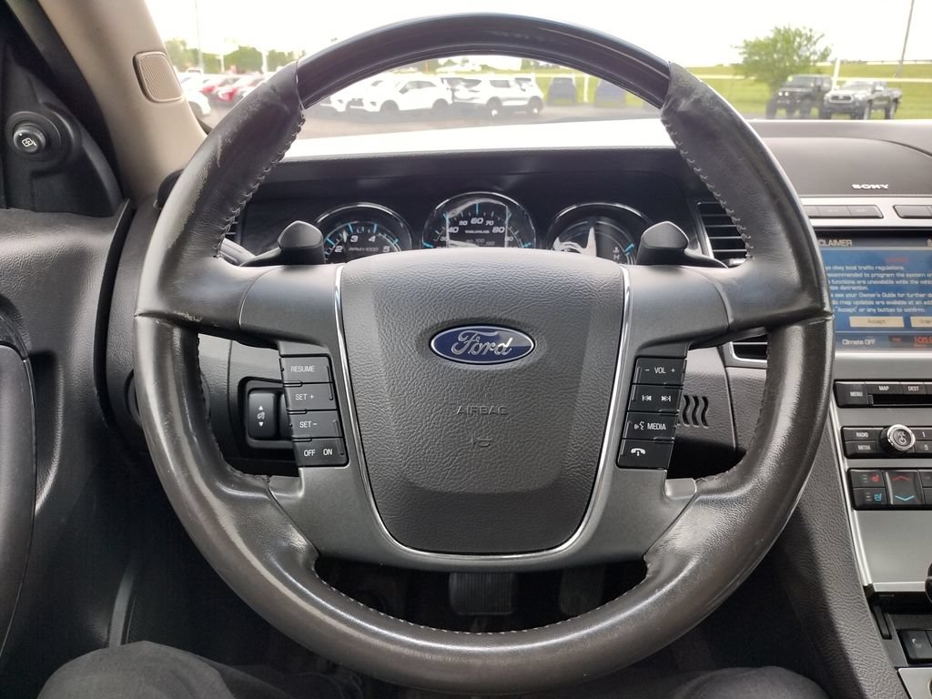 Used 2012 Ford Taurus Limited AWD/4WD image 7