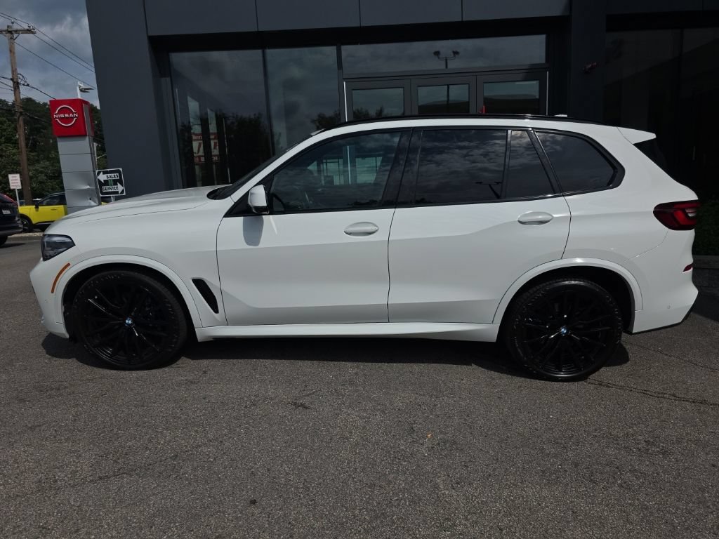 Used 2023 BMW X5 xDrive40i w/ M Sport Package AWD/4WD image 3