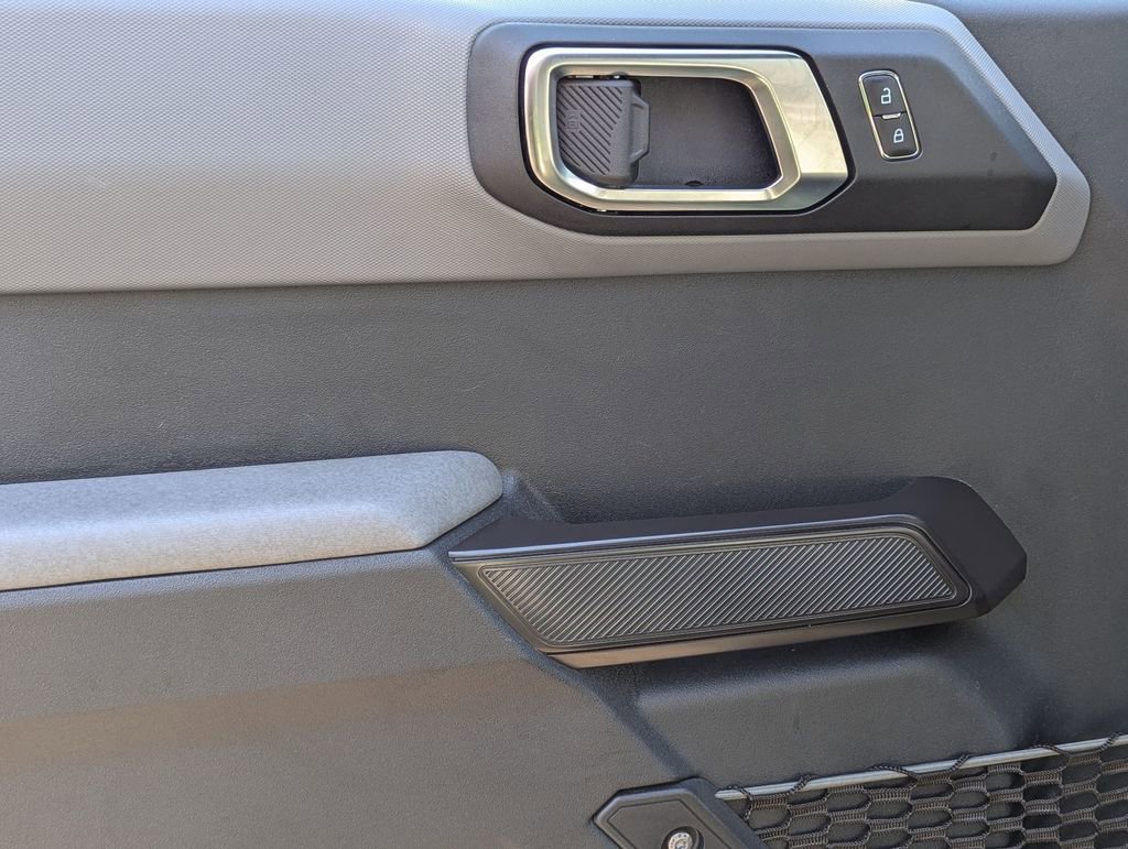 Used 2024 Ford Bronco Everglades image 12