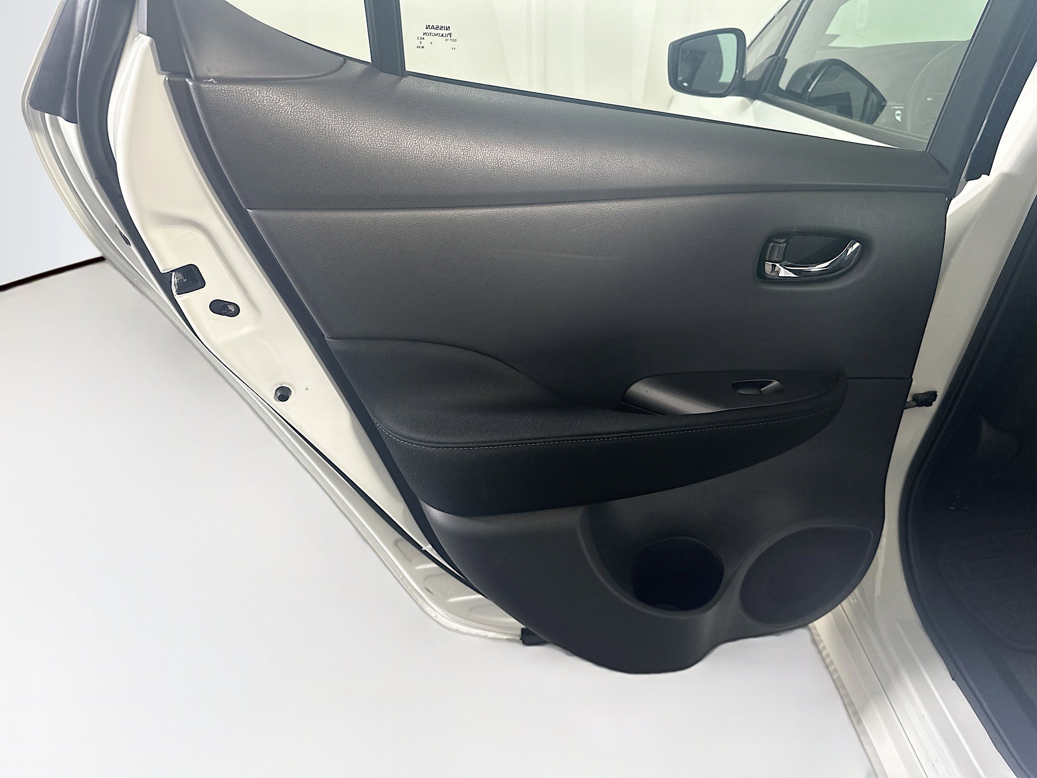 Used 2024 Nissan Leaf S FWD image 27