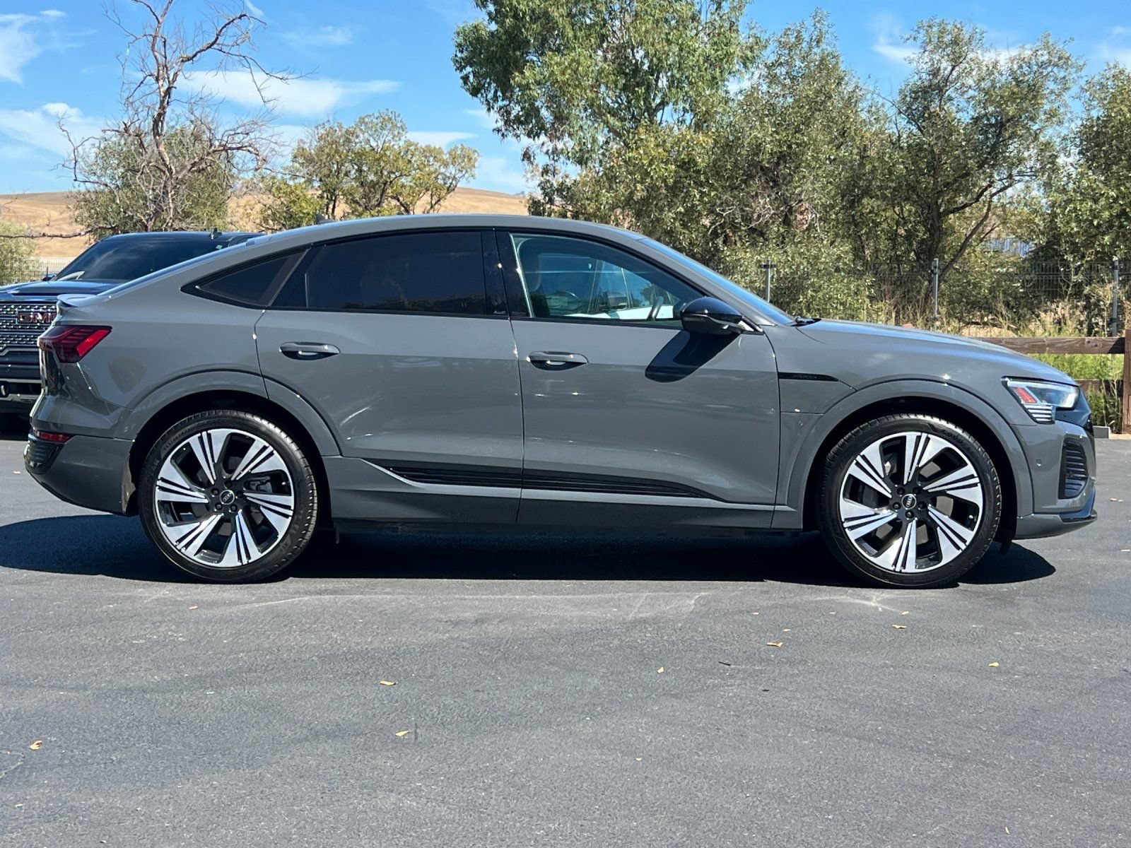 Used 2024 Audi Q8 e-tron Prestige AWD/4WD image 7