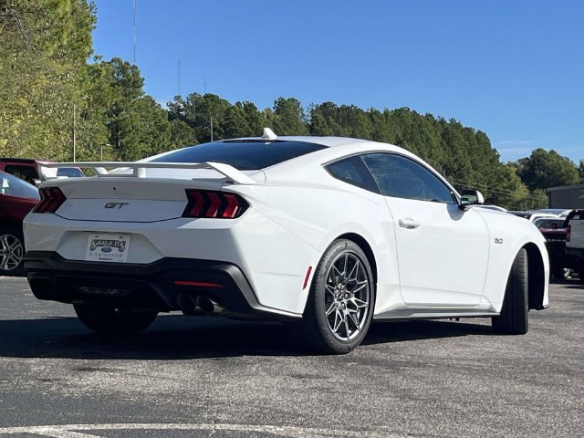 Used 2025 Ford Mustang GT Premium w/ GT Performance Package RWD image 3